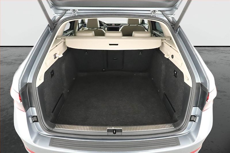 Škoda Superb (2020) Laurin&Klement 2.0 TDI - fotka 11 z 19