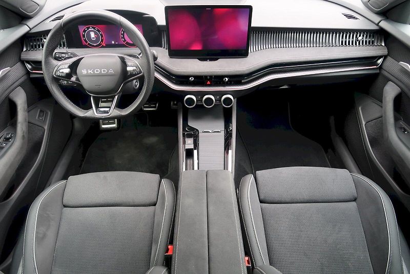 Škoda Superb (2025) Combi SportLine 2,0 TSi/195 kW - fotka 15 z 32