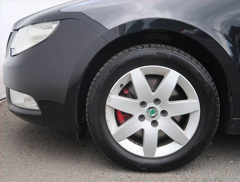 Škoda Superb (2011) Comfort 2.0 TDI, Automat, Navi - fotka 15 z 19