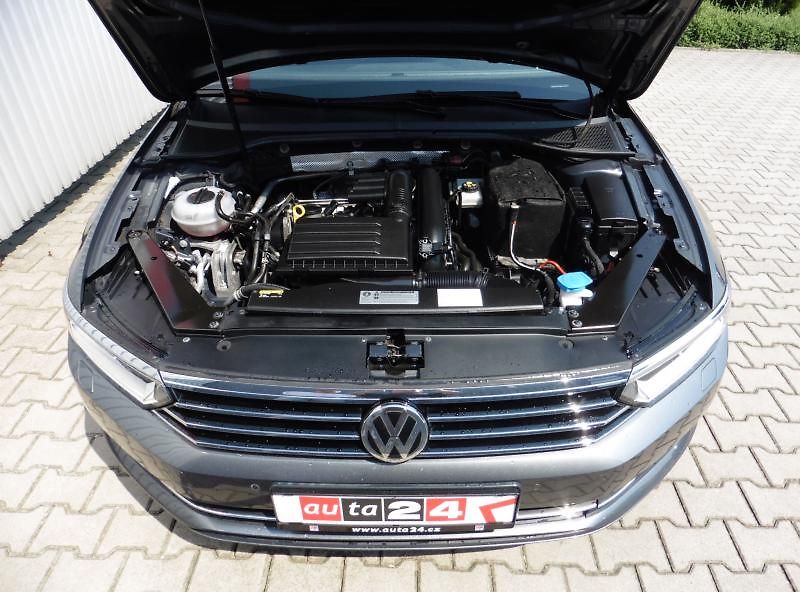 Volkswagen Passat Variant 1.4 TSi Highline Navi - fotka 17 z 17