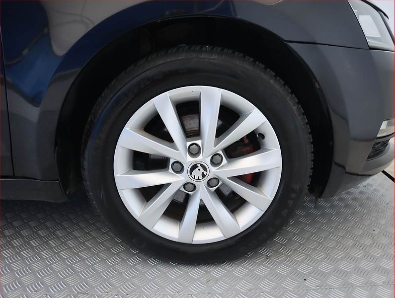 Škoda Octavia (2019) 1.6 TDI, Automat, Navi - fotka 15 z 20
