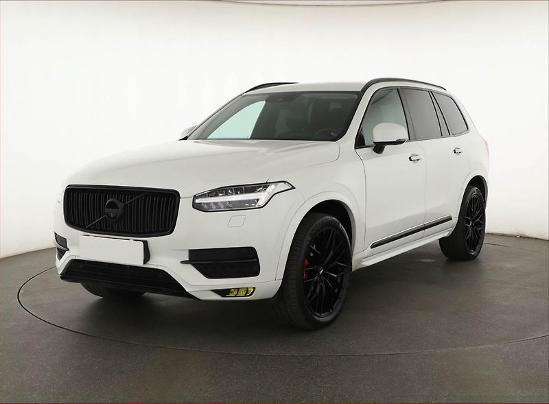Volvo XC90 (2018) D5 AWD - fotka 2 z 20