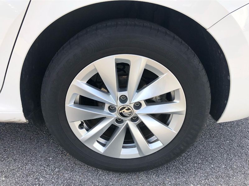 Škoda Scala 1.0TSI STYLE - fotka 14 z 28
