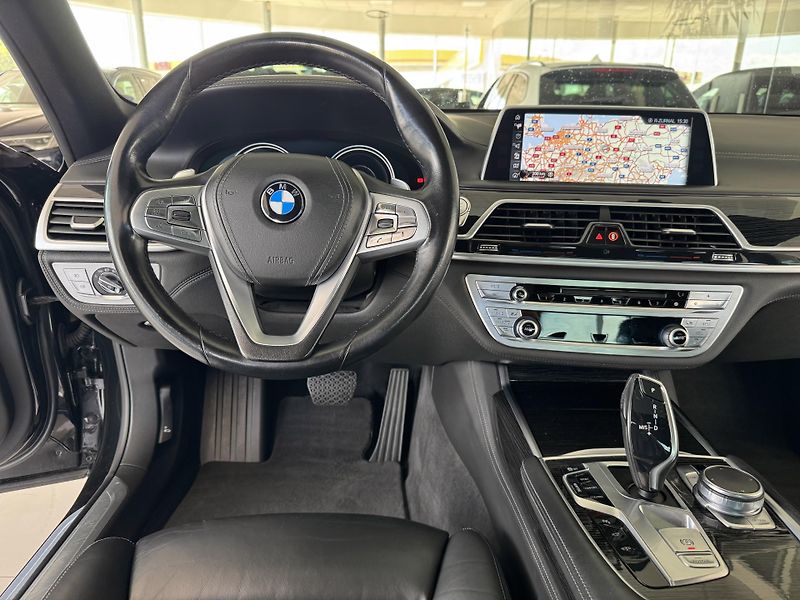 BMW Řada 7 730d xDrive*Dověry*360°Kam*DPH - fotka 9 z 51