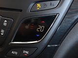 Peugeot 2008 (2021) Allure 1.2 PureTech, Automat - náhled 22