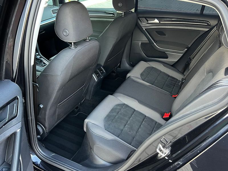Volkswagen Golf 2.0 TDI-DSG-HIGHLINE - fotka 16 z 45
