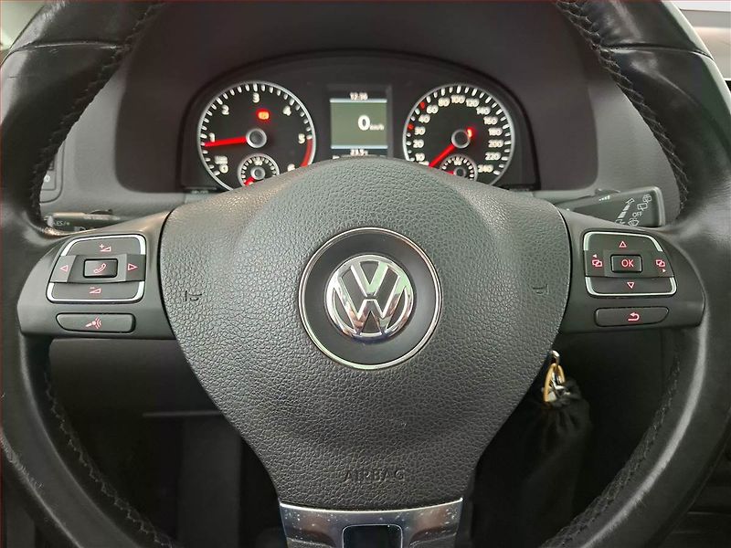 Volkswagen Touran (2014) Comfortline 2.0 TDI, Xenony - fotka 14 z 17
