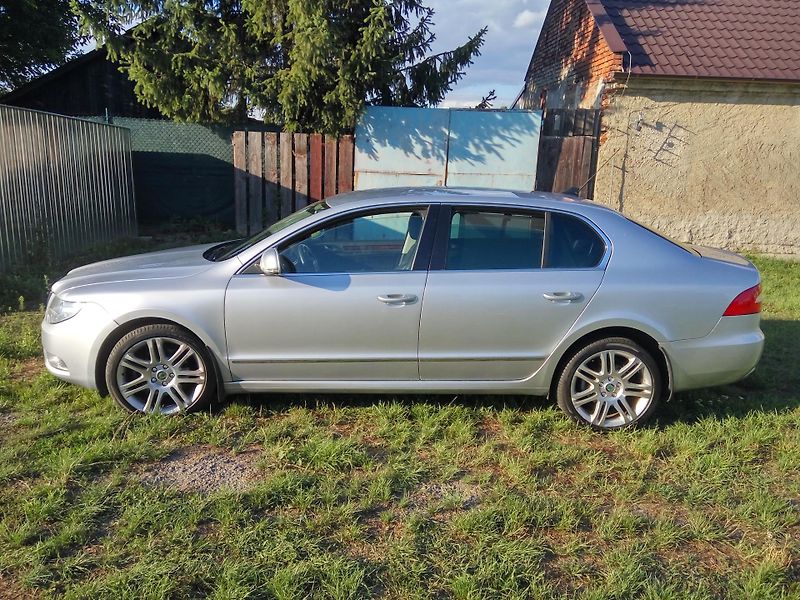 Škoda Superb (2009) ČRbezkorozeEleganceDSG - fotka 8 z 20
