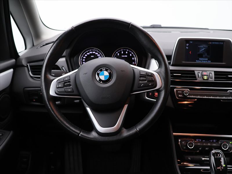 BMW Řada 2 1,5 Gran Tourer 218i Aut. DPH - fotka 17 z 32