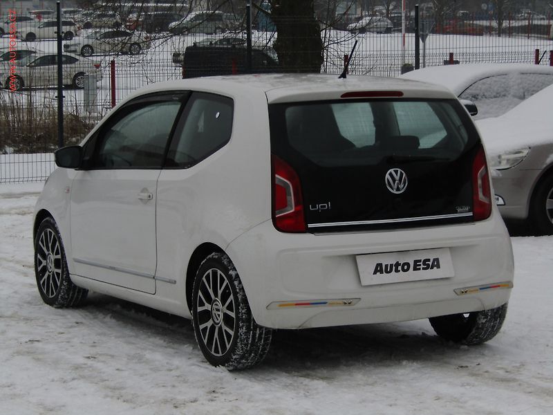 Volkswagen up! (2012) 1.0 i, AC - fotka 6 z 16