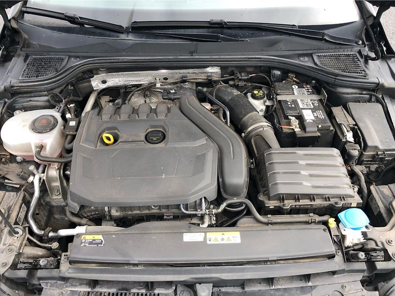 Volkswagen Golf 1.5 TSi LIFE - fotka 27 z 27