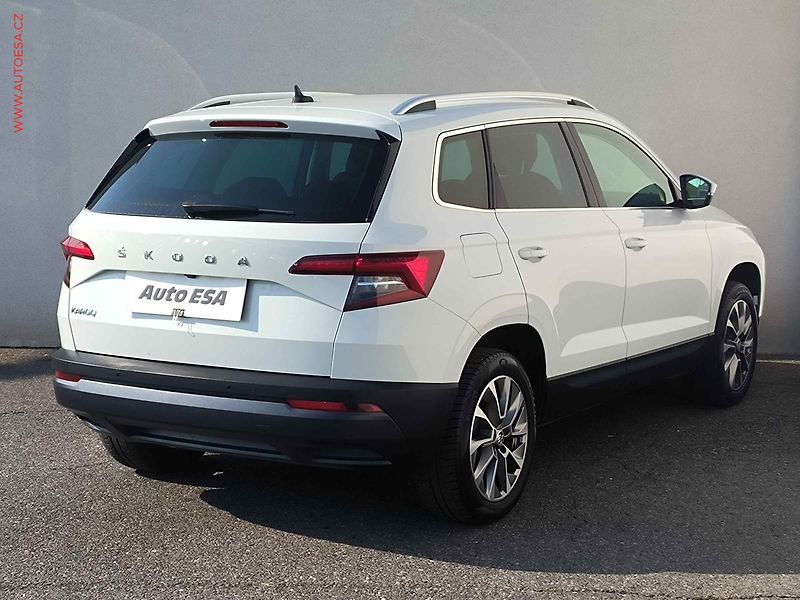 Škoda Karoq (2020) 1.5 TSi, Drive, LED, kamera - fotka 4 z 23