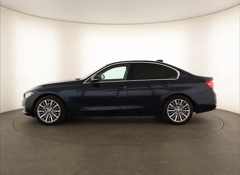BMW Řada 3 (2015) 330 d, 4X4, Automat, Kůže - fotka 3 z 19