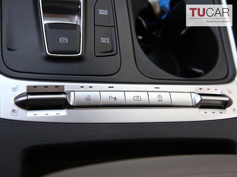 Kia Carnival (2024) 2.2 Diesel Automat 6+3 místa - fotka 23 z 33