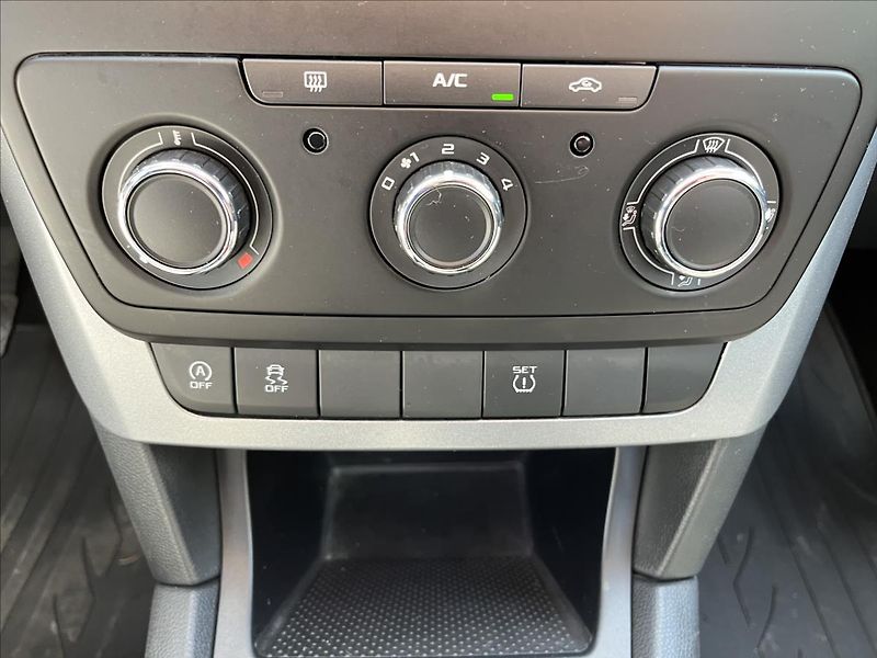 Škoda Yeti 1,2 TSi 81KW KLIMA 2x KOLA - fotka 18 z 37