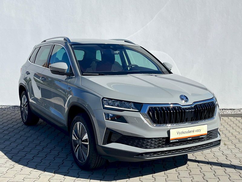 Škoda Karoq (2025) Drive 1,5TSI 110kW 6-ti. st. m - fotka 8 z 35