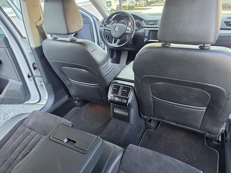 Škoda Superb 2.0 TDI ALCANTRA Led DSG  - fotka 17 z 24