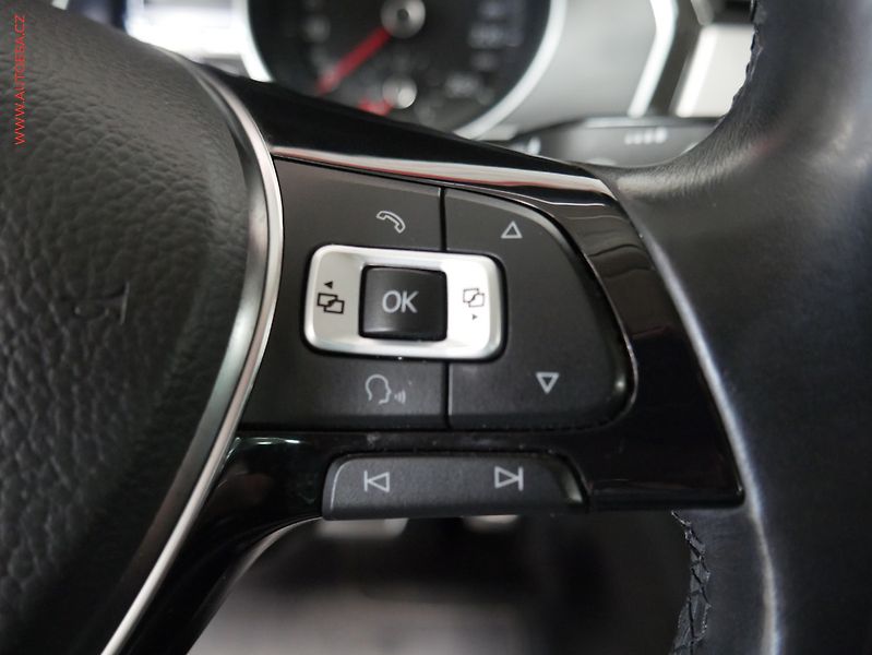 Volkswagen Passat (2015) 1.4TSI, AT, navi, LED - fotka 20 z 28