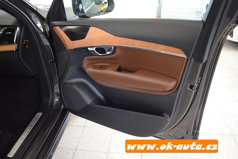 Volvo XC90 2.0 B5 AWD 7 MÍST KAMERA 360°  - fotka 31 z 71
