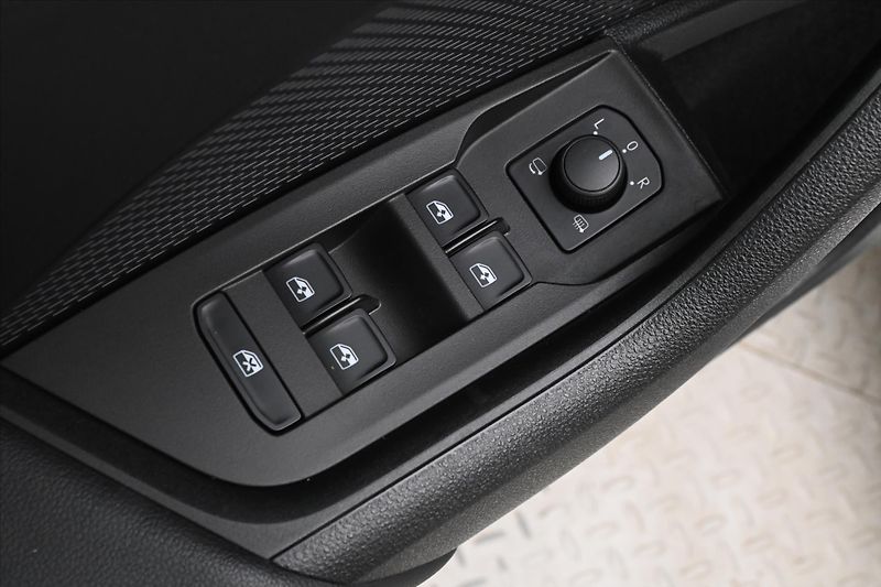 Škoda Octavia 2,0 TDI 110kW DSG Ambition 4x4 - fotka 25 z 30