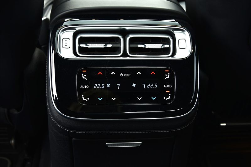 Mercedes-Benz Třídy S 400d 4 MATIC LONG AMG DPH - fotka 30 z 37