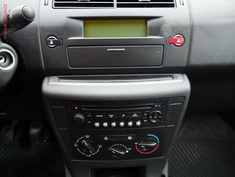 Citroën C4 (2007) 1.4i, ČR - fotka 13 z 16