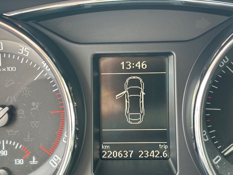 Škoda Superb (2010) 2.0TDi DSG,NAVI,XENON,KŮŽE - fotka 8 z 15