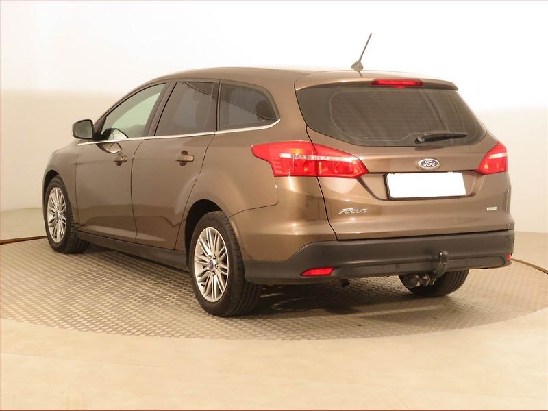 Ford Focus (2017) 1.0 EcoBoost, Tempomat - fotka 4 z 15