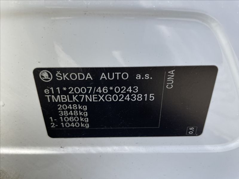 Škoda Octavia 2,0 TDi 135kw DSG 4x4 Klimatr. - fotka 26 z 34