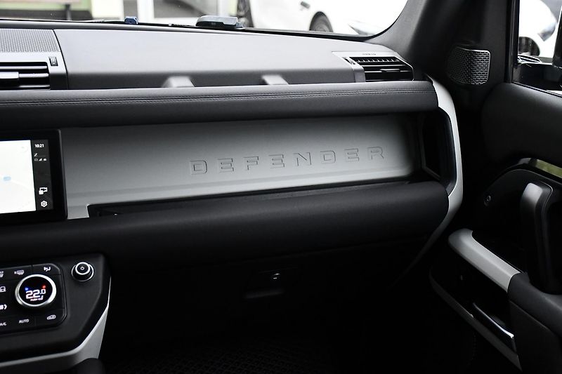 Land Rover Defender 110S D240 AWD MERIDIAN ČR - fotka 8 z 45