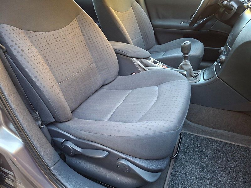 Renault Laguna (2004) 1.9dCi 79kW - fotka 17 z 28
