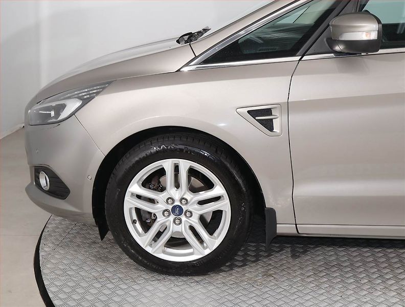 Ford S-MAX (2017) 2.0 TDCi, 4X4, Automat, Navi - fotka 15 z 19