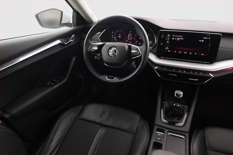 Škoda Octavia (2023) 2.0 TDI, ČR,1.maj, Kůže - fotka 7 z 19