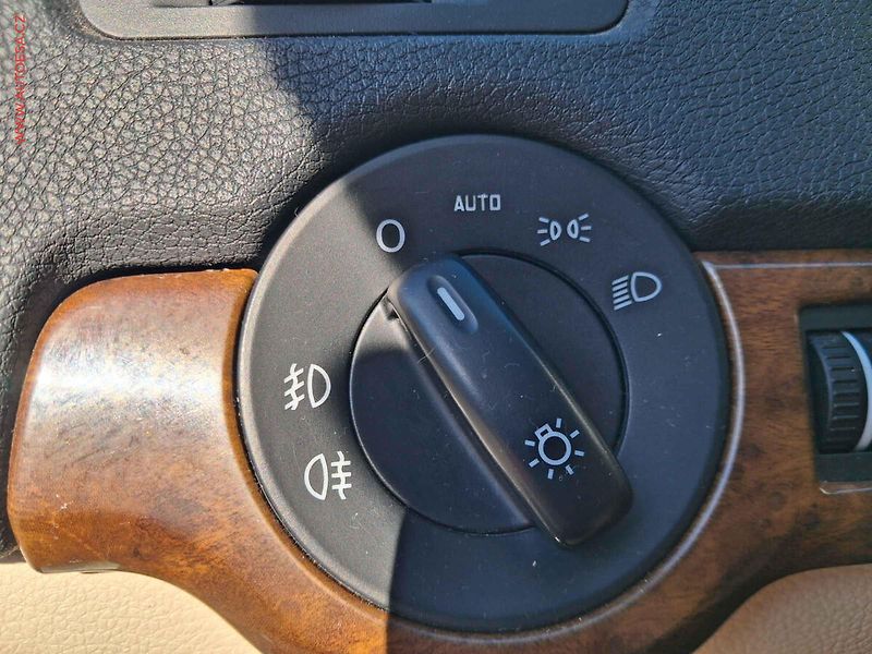 Škoda Octavia (2013) 1.4 TSi, Elegance, DSG, xenon - fotka 16 z 18