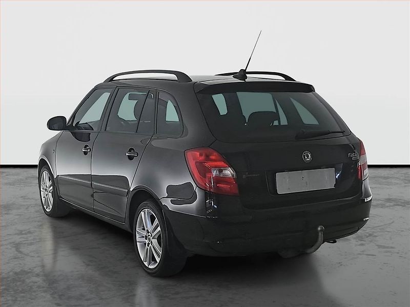 Škoda Fabia (2010) Elegance 1.2 TSI, Serv.kniha - fotka 4 z 19