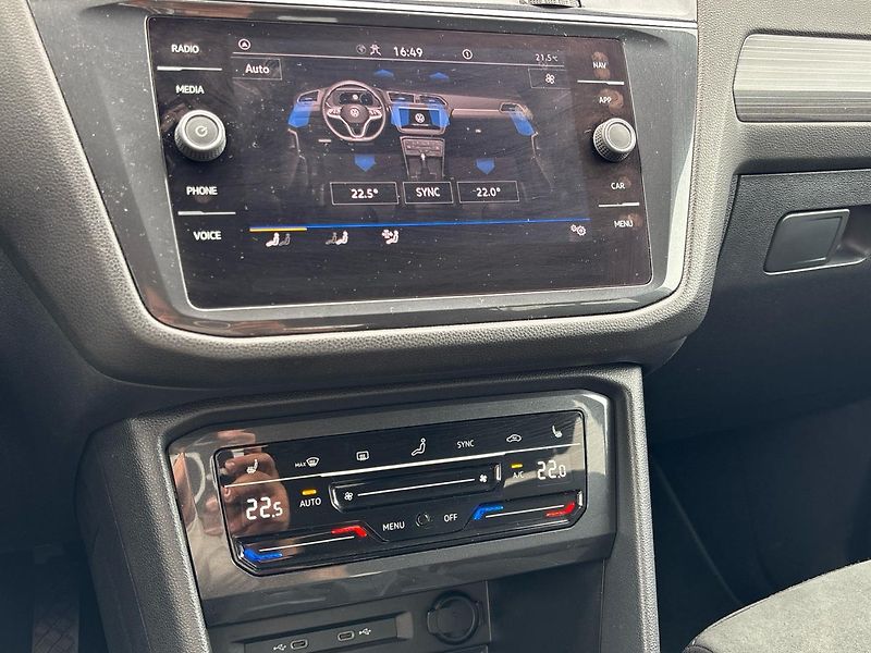 Volkswagen Tiguan Life DSG - fotka 26 z 28