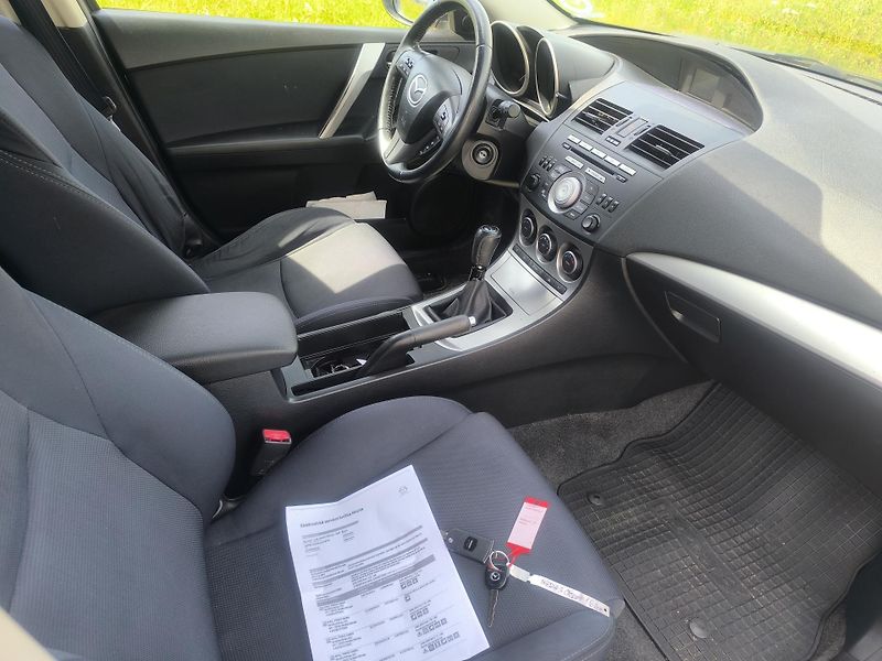 Mazda 3 1,6i77KW,KRÁSNÁ,1MAJ51L,SERVIS - fotka 9 z 23