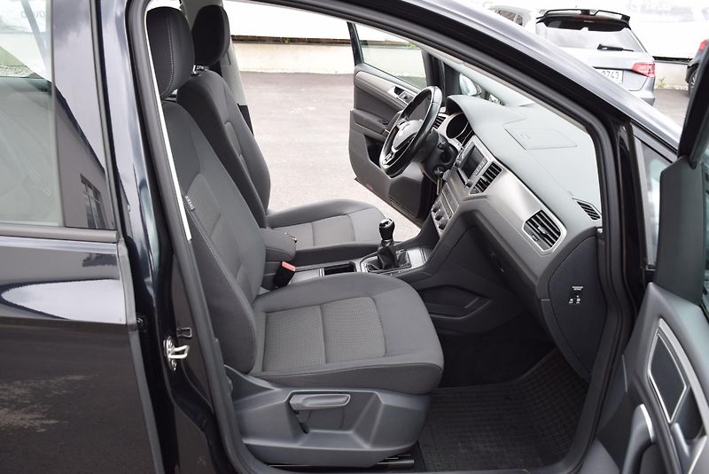 Volkswagen Golf Sportsvan (2016) 1.4TSI 92kw CLBMT TAŽNÉ NAVI  - fotka 31 z 50