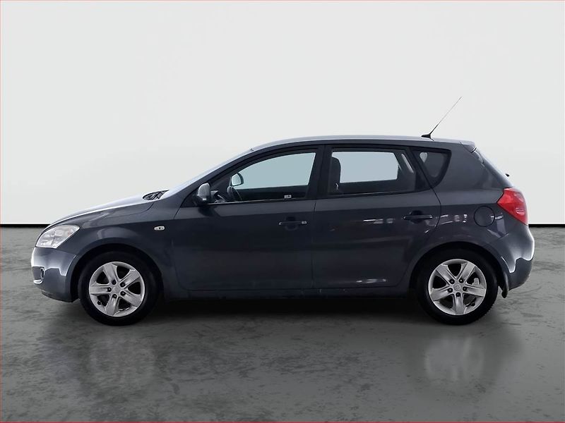 Kia Ceed (2009) 1.4 CVVT, po STK, v provozu - fotka 3 z 17
