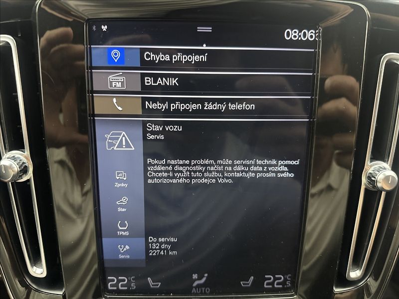 Volvo XC40 2,0 D3 AUTOMAT VÝHŘEV TAŽNÉ - fotka 17 z 41
