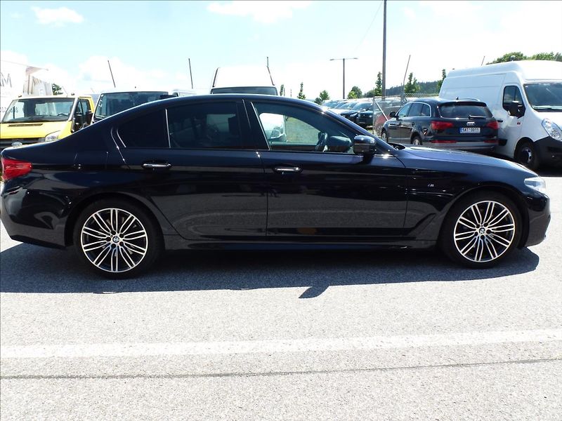 BMW Řada 5 3,0 D X-Drive M-Paket  Carbon - fotka 8 z 62