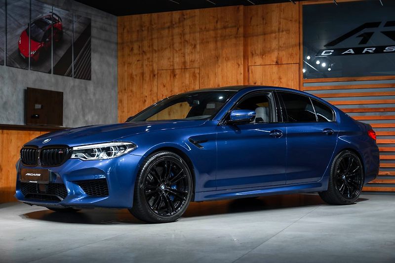 BMW M5 - fotografie inzerátu