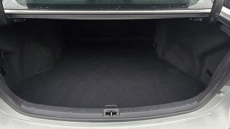 Toyota Avensis 1.8LIFE 1MAJITEL 108KW - fotka 12 z 35