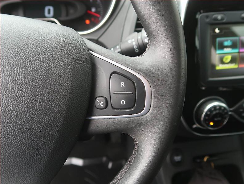Renault Captur (2019) 1.3 TCe, Serv.kniha, Navi - fotka 17 z 18