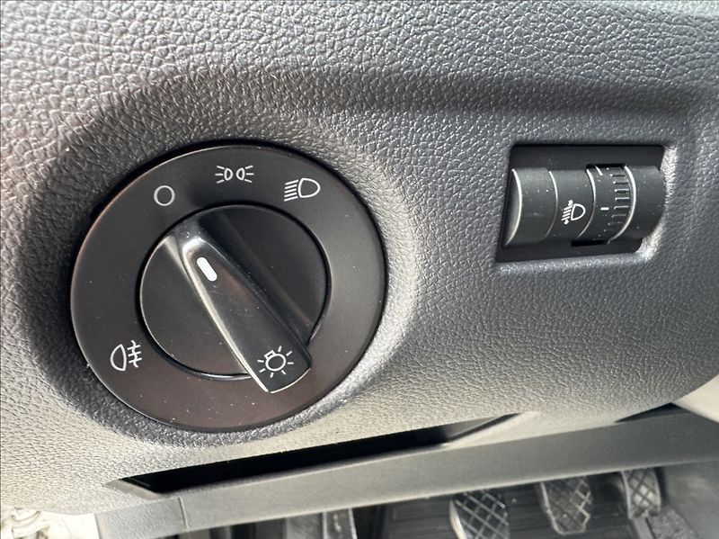 Škoda Fabia 1,4 i 16V tažné DPH 1.maj. ČR - fotka 24 z 45