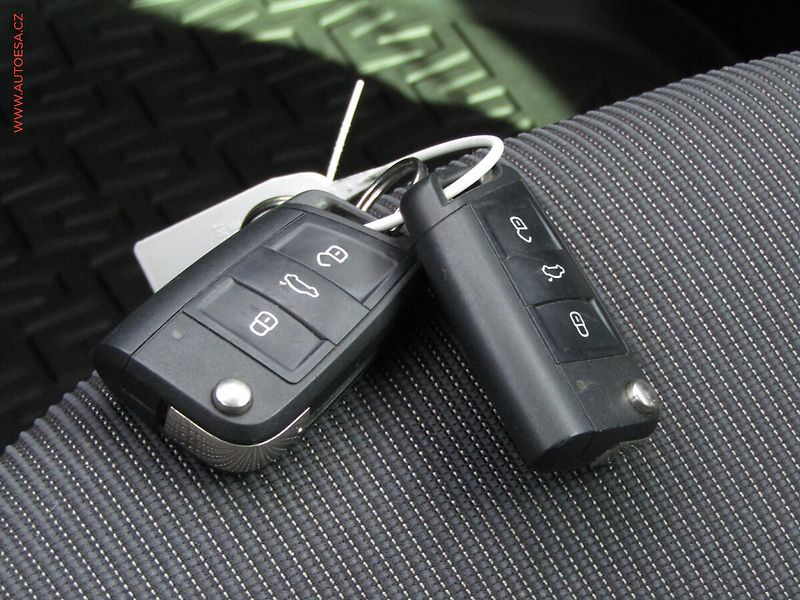 Škoda Octavia (2019) 1.6TDi 4x4, 1.maj,ČR, Style - fotka 17 z 17