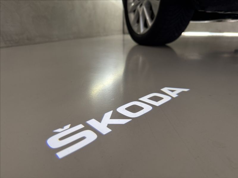 Škoda Karoq 1,5 TSi  DSG Style LED Kamera - fotka 43 z 44