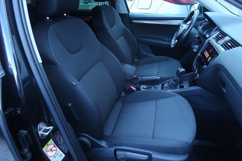 Škoda Octavia (2018) 2.0 TDI, 4X4, Automat - fotka 9 z 27