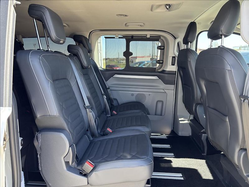 Ford Tourneo Custom 2,0 EcoBlue 125kW TitaniumX L1 - fotka 15 z 44