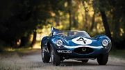 8. Jaguar D-Type z roku 1955. Kromě designu tento Angličan zaujme i vítězstvím na Le Mans v roce 1956. Rodokmen má tedy perfektní. Na rovinkách dosahoval rychlosti až 250 km/h a nový majitel za něj dal 21,8 milionu dolarů (asi 497 milionů korun).